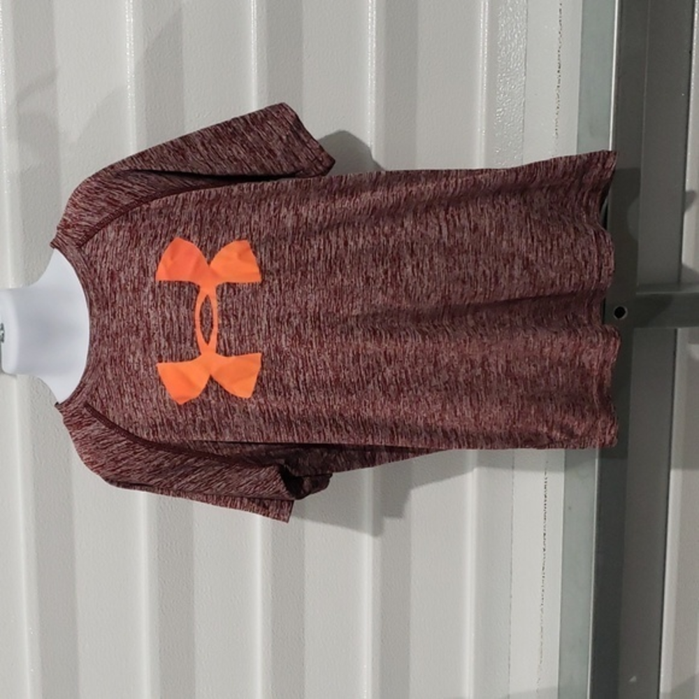 Under armour t-shirt size Medium